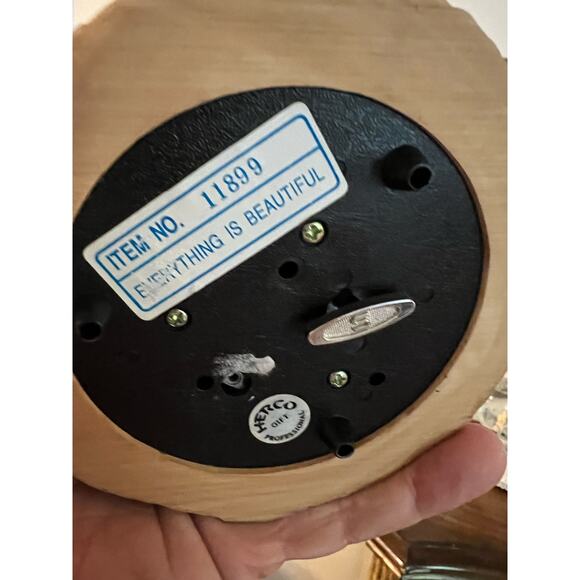 Herco Cardinal Everything Is Beautiful Snow Globe - Picture 5 of 5